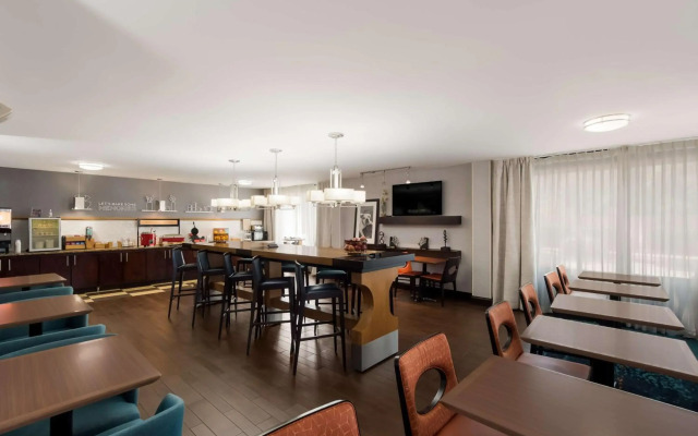 Hampton Inn Columbia-I-26 Airport