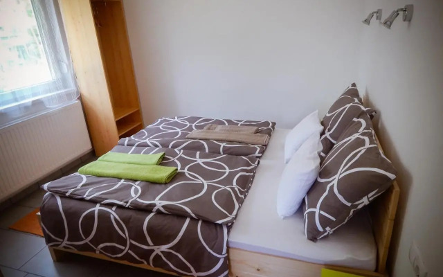Liliana Apartman és Csónakház