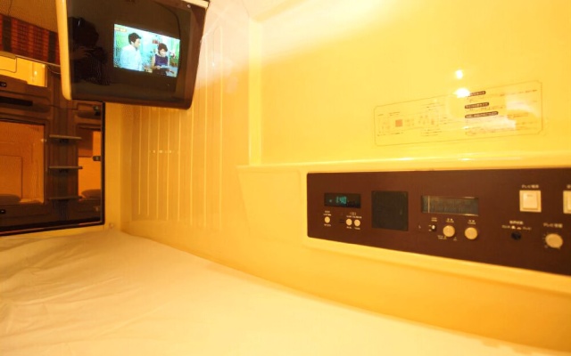 paradise - Caters to Men — 2-star hotel in Matsudo