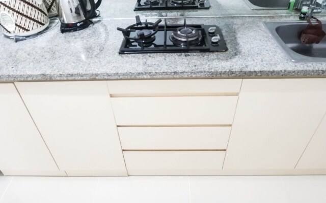 Convenient 3BR Apartment at Waterplace Residence Pakuwon Indah