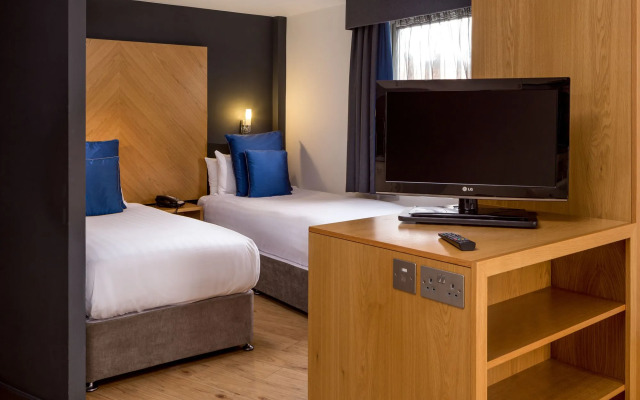 Roomzzz Leeds City West