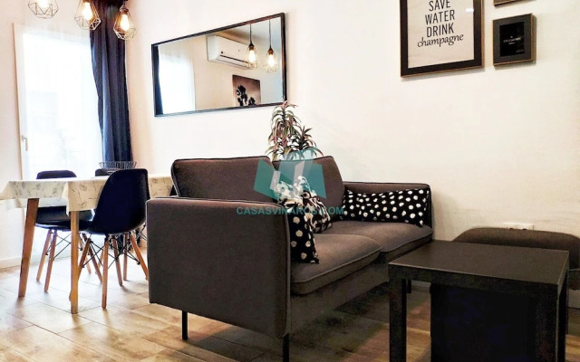 Holiday Apartment Near the Seafront Aircon and Wi-fi