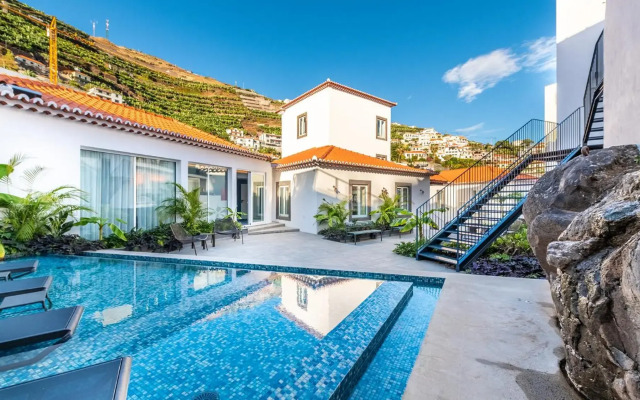Pestana Fisherman Village