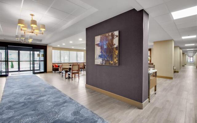 Hampton Inn Birmingham-Colonnade 280