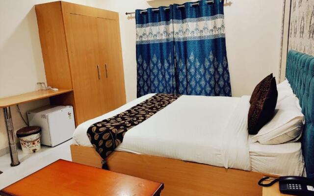 Hotel Rajwada Resort