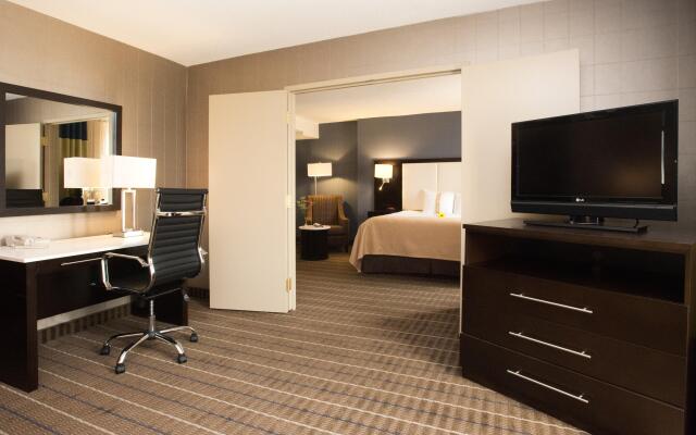 Holiday Inn Hotel & Suites Mississauga, an IHG Hotel