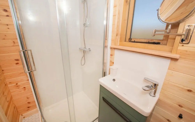 Glamping Pod 5 Shelter