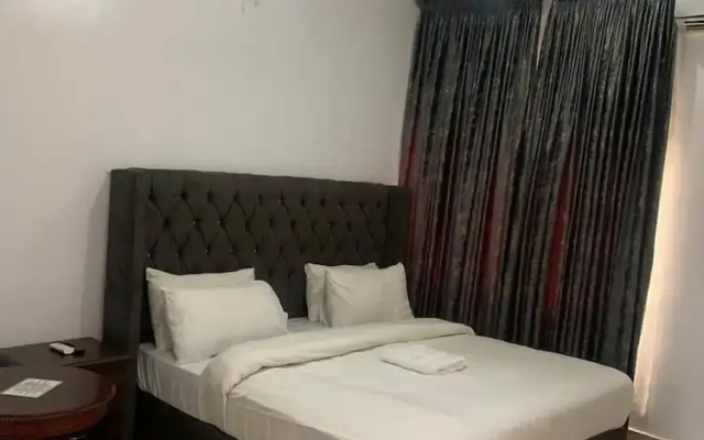 Ellex Sleeves Apartment
