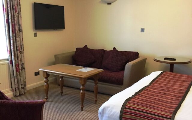 The Royal Chace Hotel