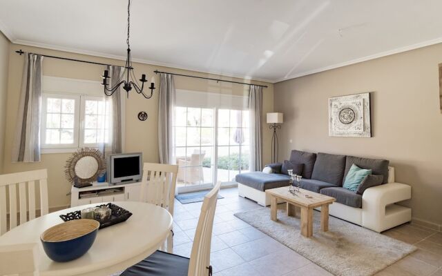 Serene Holiday Home in Baños y Mendigo With Swimming Pool