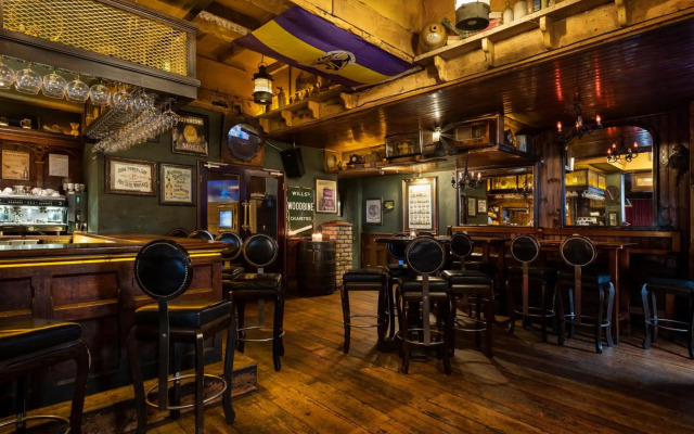 Treacy's Hotel
