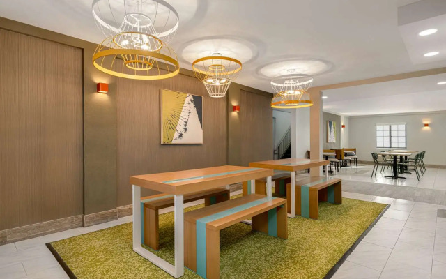 Spark by Hilton Rock Springs