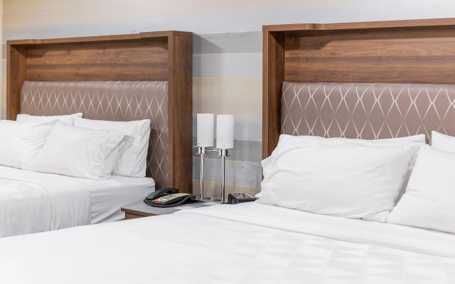 Holiday Inn Plainview-Long Island by IHG