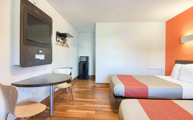 Motel 6 Harrisonburg, VA - South