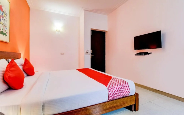 OYO Flagship 591 Safdarjung Enclave