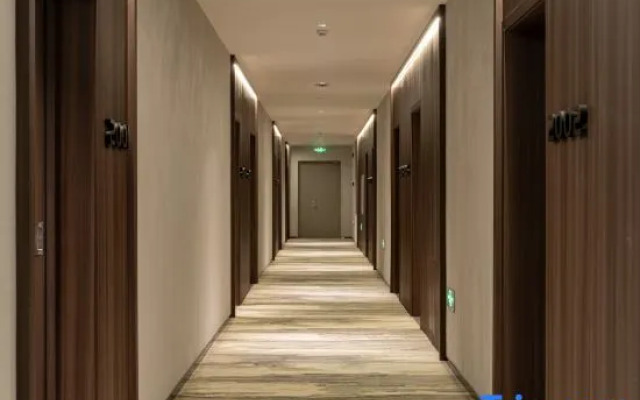 Yunshangju Hotel (Shenyang Taoxian Airport Branch)