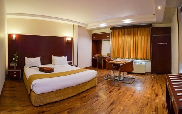 Hotel Piroozy