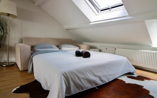 Beautiful penthouse near Rai and centre