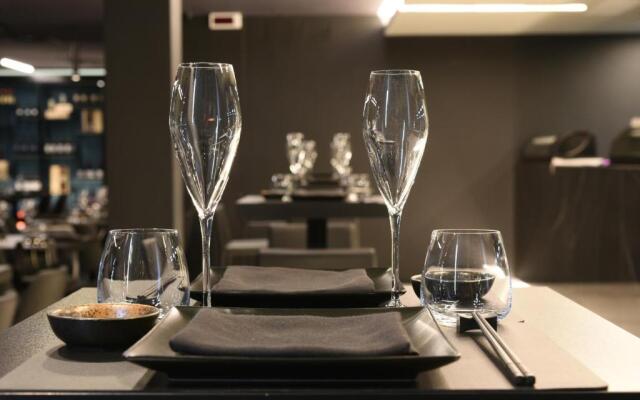 DEMSI Palace Hotel & Restaurant