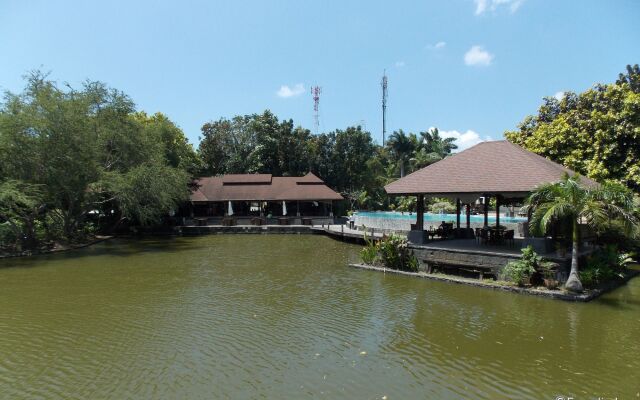 237 Sheridan Boutique Resort