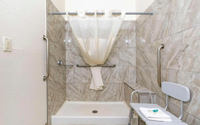Quality Suites