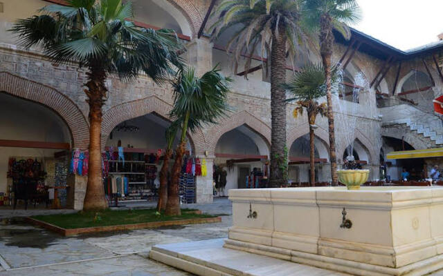 Club Caravanserail