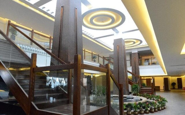 Qomo Langzong Hotel