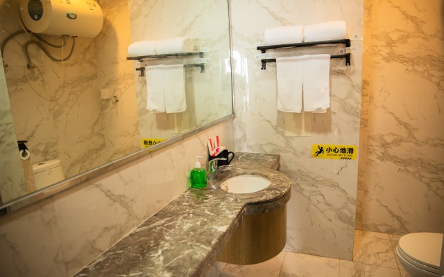 Buyiyang Apartment Hotel