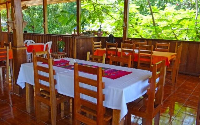 Hotel Y Restaurante Las Gardenias
