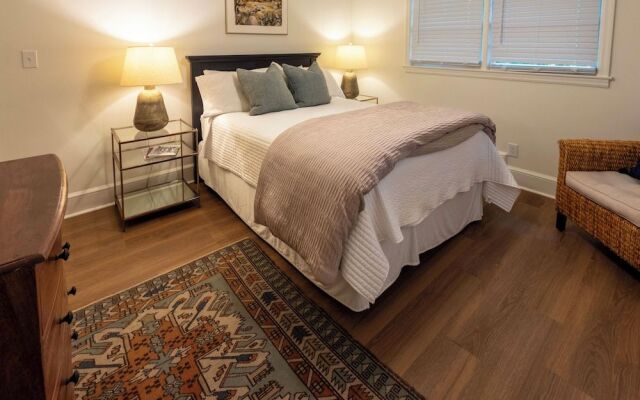 4 BR Sleeps 10 Near UGA & Downtown