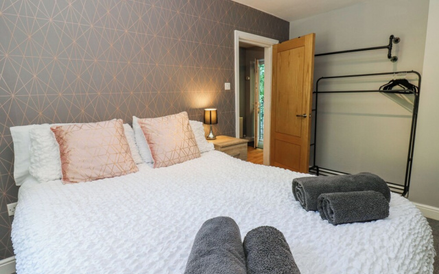 Flat 2, Omega Court