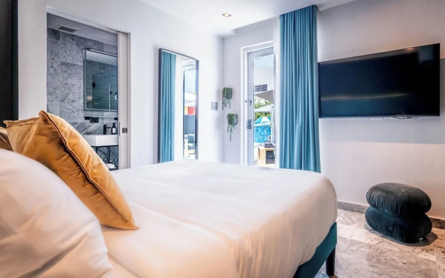 El Savoy Queen-Pool ResortVibe NearBeach