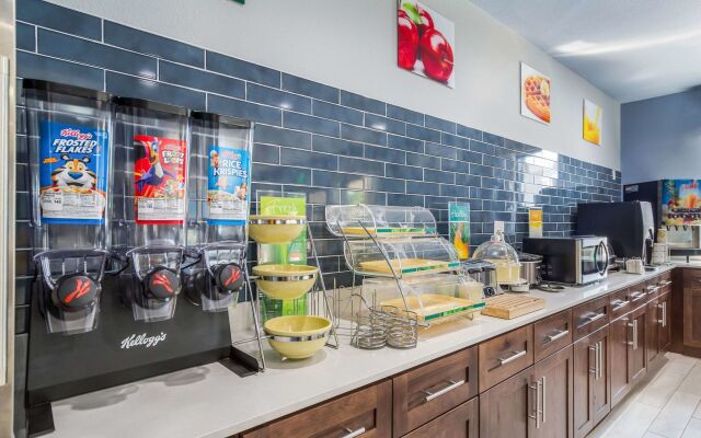 Quality Inn & Suites Suffolk West