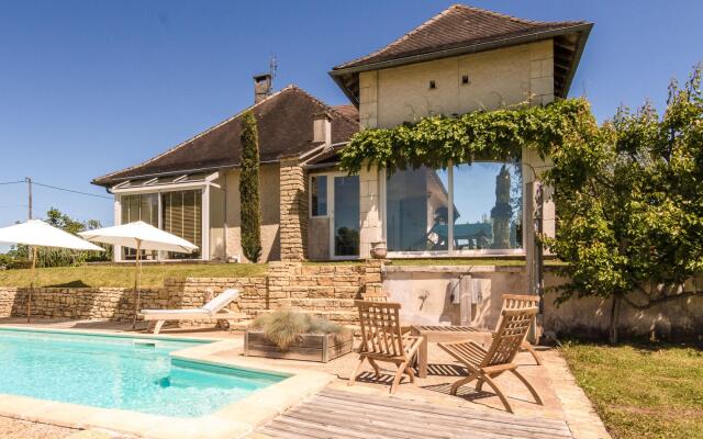 Cozy Villa in Saint-bonnet-la-rivière With Swimming Pool