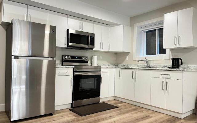 The Harmony Inn Spacious 2 Bdrms 2 Beds Basement Suite