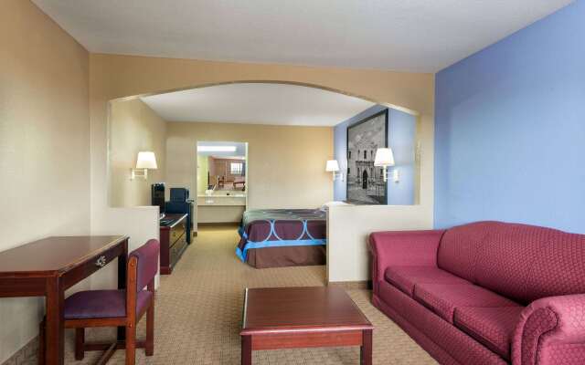 Super 8 by Wyndham San Antonio/Riverwalk Area