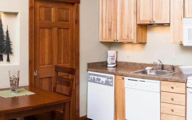Glacier Ridge Suites