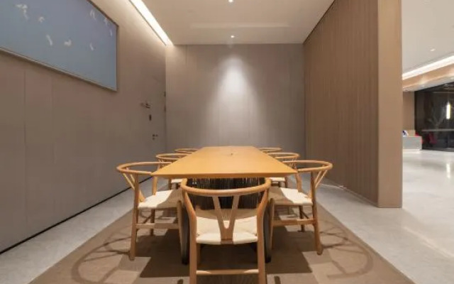 JI Hotel (Shanghai Baoyang Road Subway Station)