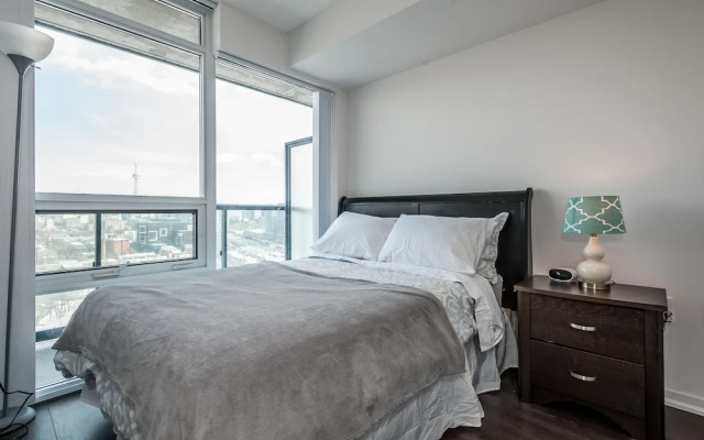 Life Suites Soho 2 Bed - 2 Bath CN Tower View