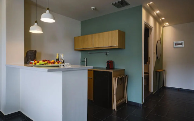 Elite Ermou Suites