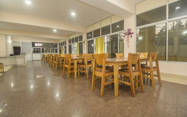 OYO 28084 Hotel Pangolin