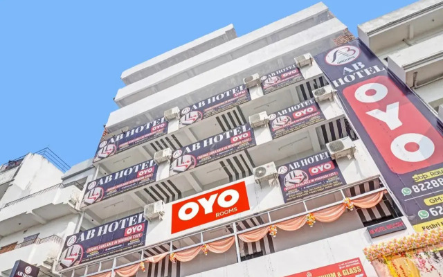 Oyo 703347 Ab Hotel