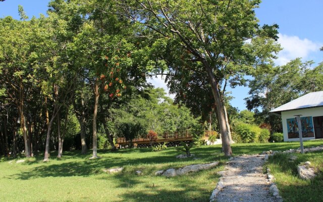 Maya Zacpetén Jungle Lodge