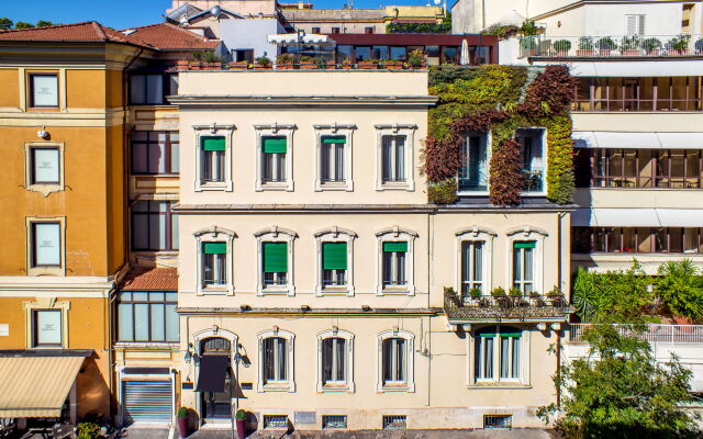 The B Place Hotel