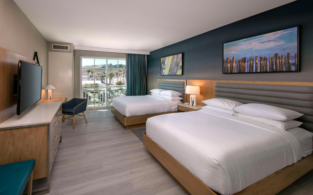 Inn at the Pier Pismo Beach, Curio Collection by Hilton