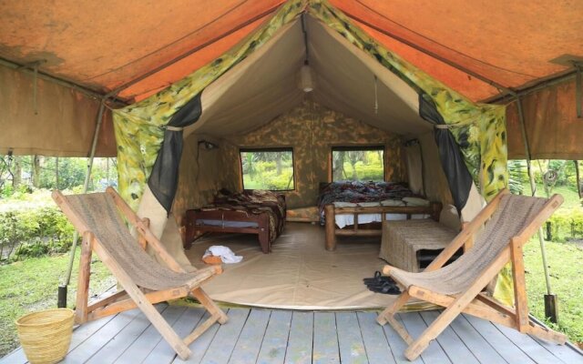 Room in B&B - Red Rocks Rwanda - Safari Tent Twin