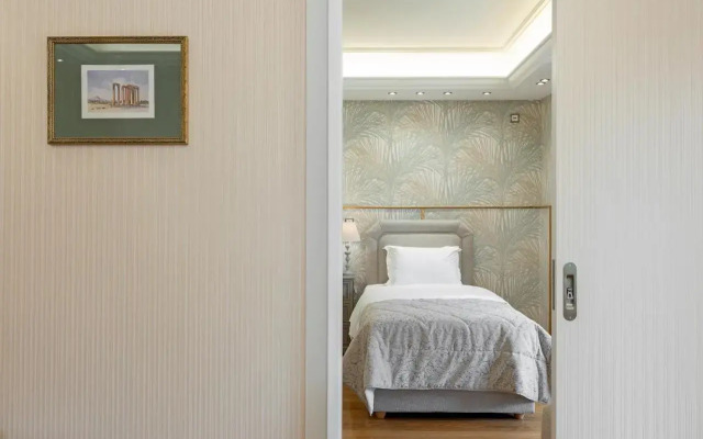 Vouliagmeni's Elegance by Acropolis Suites