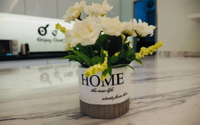 Puchong, Old Klang Road,8pax, Midvalley Pavilion 2