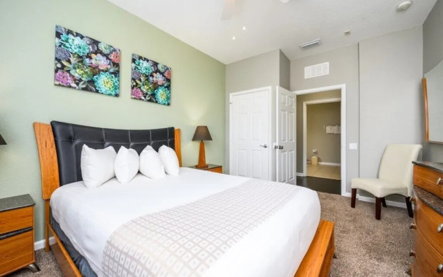 Beautiful Deluxe Condo, Vista Cay - 3024