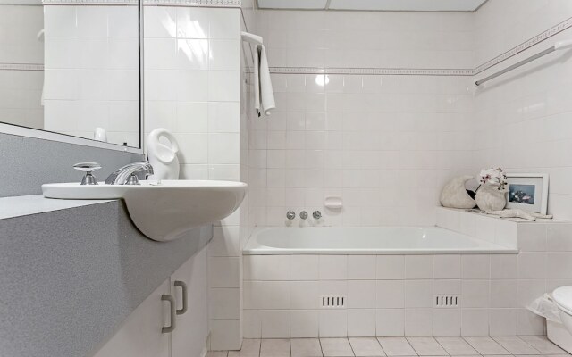 Nelson Towers, Unit 8/71 Victoria Parade